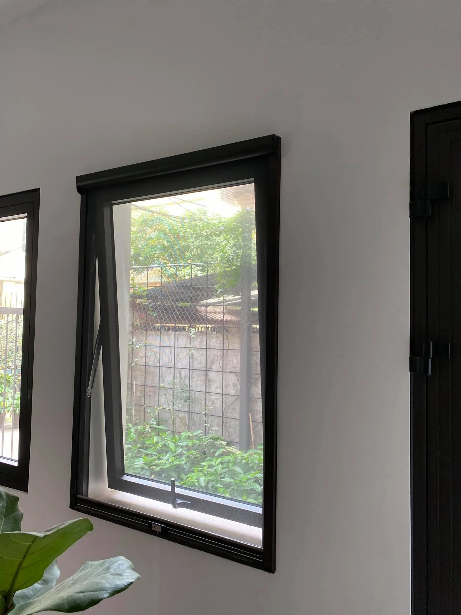 Cửa lưới chống muỗi Hòa Bình