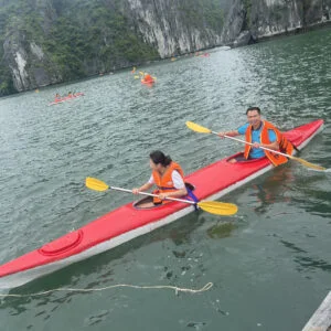 Hoạt động chèo thuyền Kayak