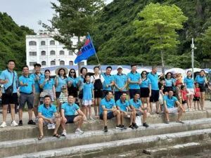 Không khí háo hức của mọi người