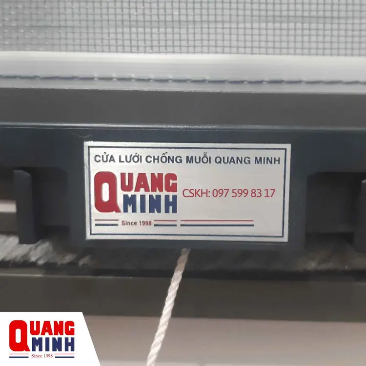 Bộ khóa bấm cửa lưới cuốn đã được cải tiến để dễ dàng sử dụng