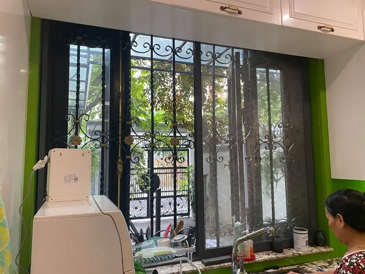 Cửa lùa Quang Minh lắp đặt tại không gian phòng bếp