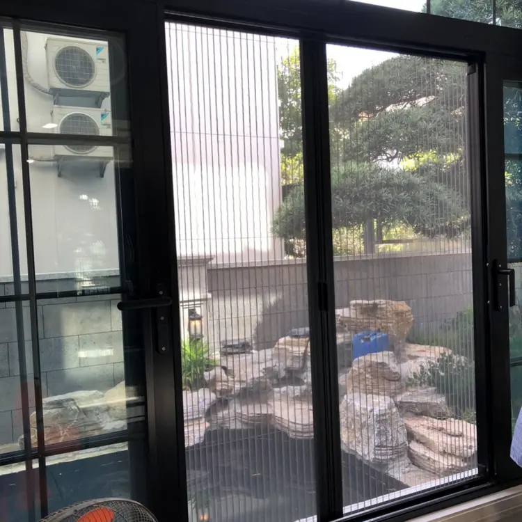 Cửa lưới chống muỗi được lắp đặt bởi Quang Minh