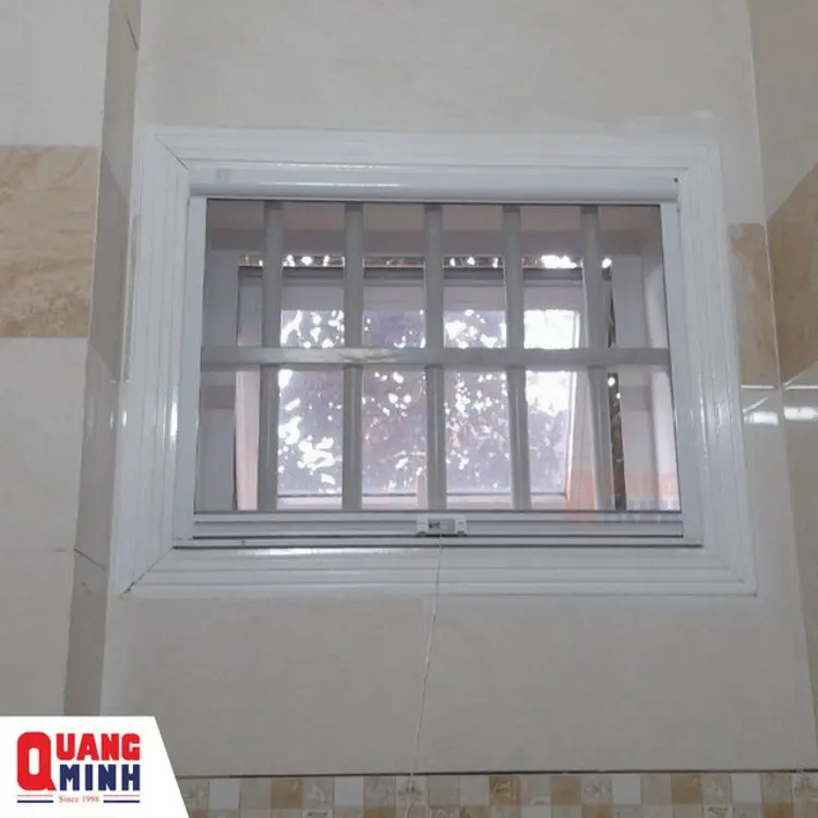 Cửa lưới chống muỗi tự cuốn dọc lắp tại ô thoáng