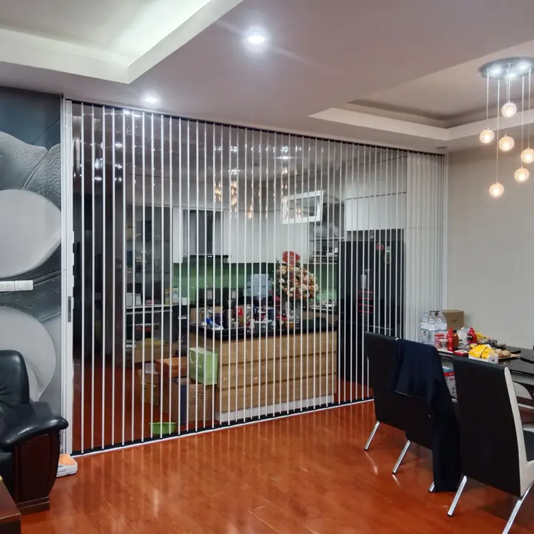 Cửa xếp lá nhựa được lắp đặt với vai trò ngăn phòng