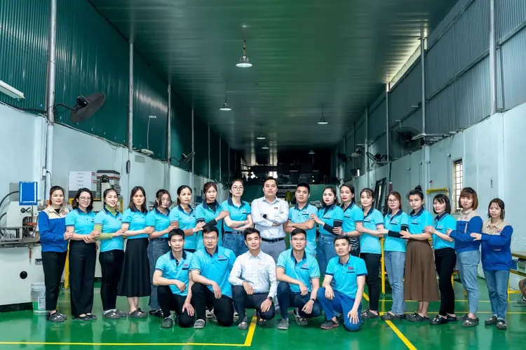 Đội ngũ nhân viên Quang Minh luôn sẵn sàng hỗ trợ quý khách