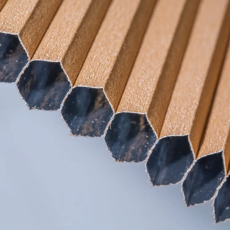 Rèm tổ ong với cấu trúc dạng các ống 6 cạnh rỗng bên trong