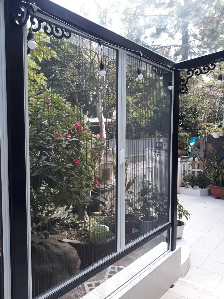 Cửa lưới chống côn trùng Đồng Nai: thi công cửa lưới chống muỗi dạng xếp Công trình: Hồ Thị Hương, Xuân Hòa, Đồng Nai Thời gian hoàn thành : ngày 15 tháng 06 năm 2021