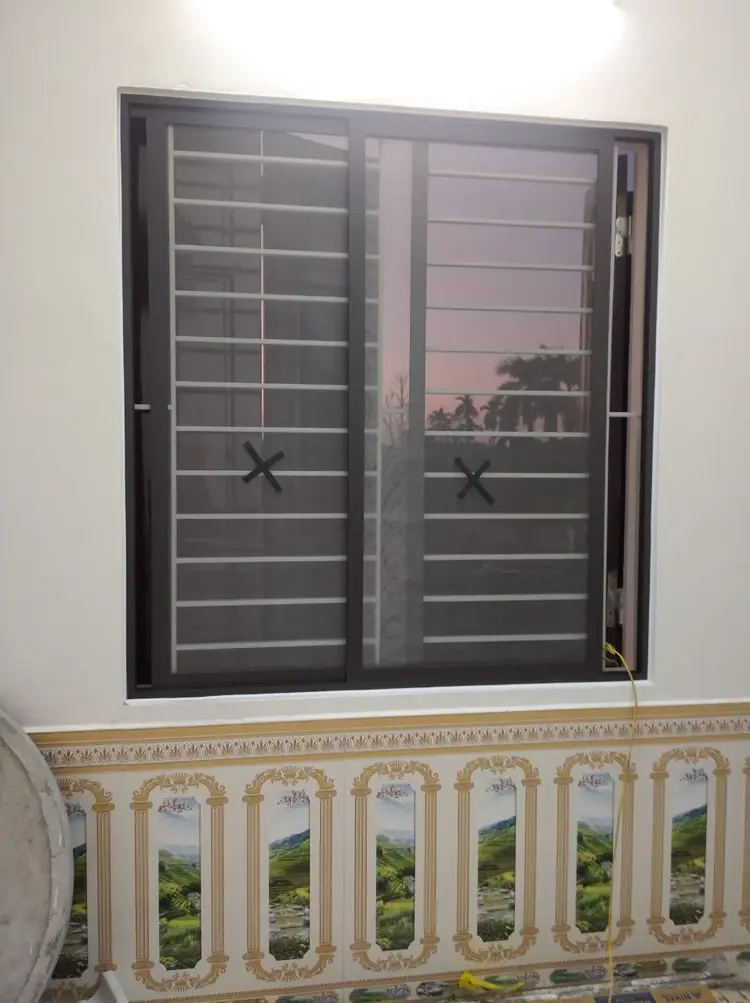 Cửa lưới chống muỗi Biên Hòa thi công cửa lưới chống muỗi dạng lùa, mở quay Công trình: Xã An Phước, H. Long Thành, T. Đồng Nai Thời gian hoàn thành : ngày 15 tháng 10 năm 2021