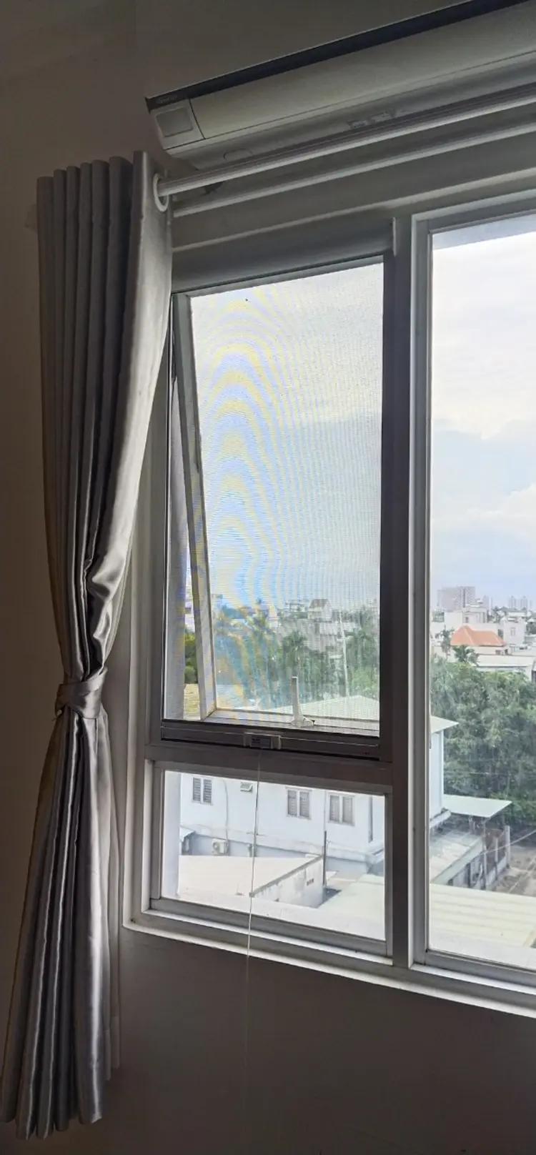 Cửa lưới chống muỗi dạng tự cuốn