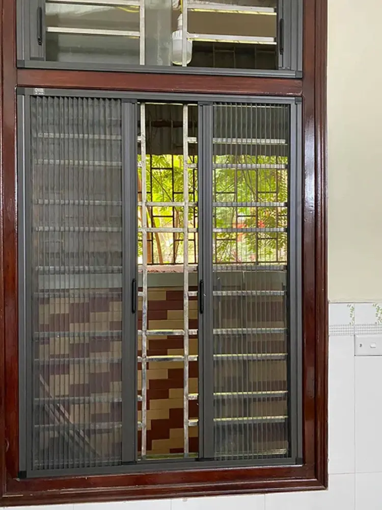 Cửa lưới chống muỗi Vũng Tàu – Mẫu cửa lưới chống muỗi dạng xếp Địa chỉ: Đ. Trần Nguyên Đán – P. Thắng Nhất – TP Vũng Tàu – Bà Rịa Vũng Tàu Thời gian hoàn thành: 22/08/2020