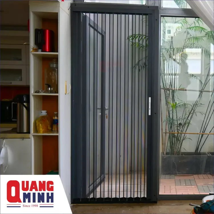 Cửa xếp lá nhôm chống muỗi lắp đặt bởi Quang Minh