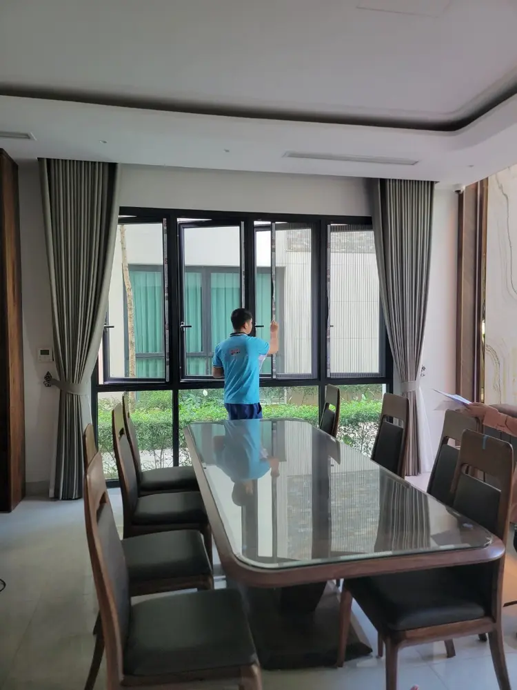 Sau khi liên hệ, đội ngũ Quang Minh sẽ đến tận nơi khảo sát