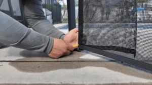 cắt bỏ phần lưới thừa đảm bảo tính thẩm mỹ