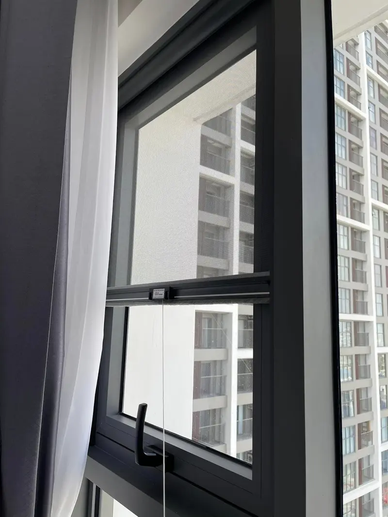 Cửa lưới chống muỗi dạng cuốn