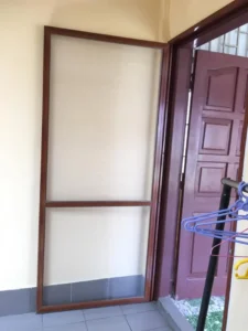 Cửa lưới chống muỗi dạng mở quay