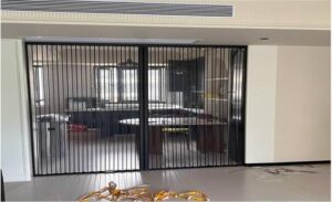 Cửa xếp nhựa có thể phát ra tiếng ồn