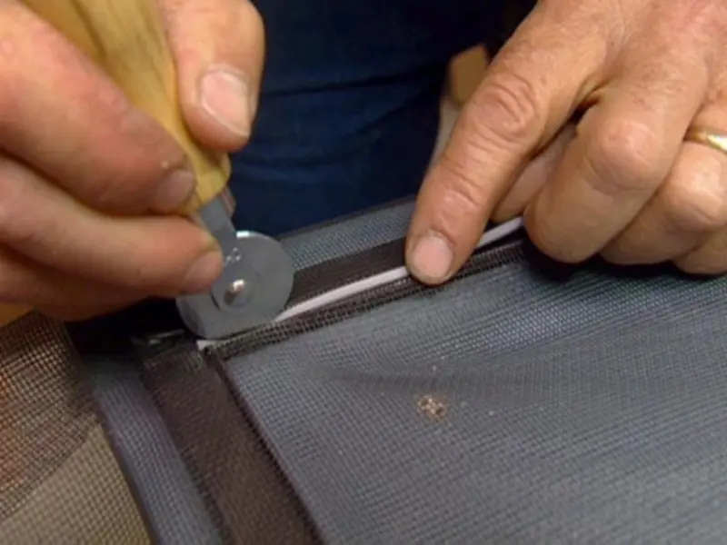 Khi tự làm rèm cửa chống muỗi