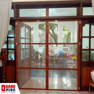 Mẫu cửa lưới cánh mở được lắp đặt