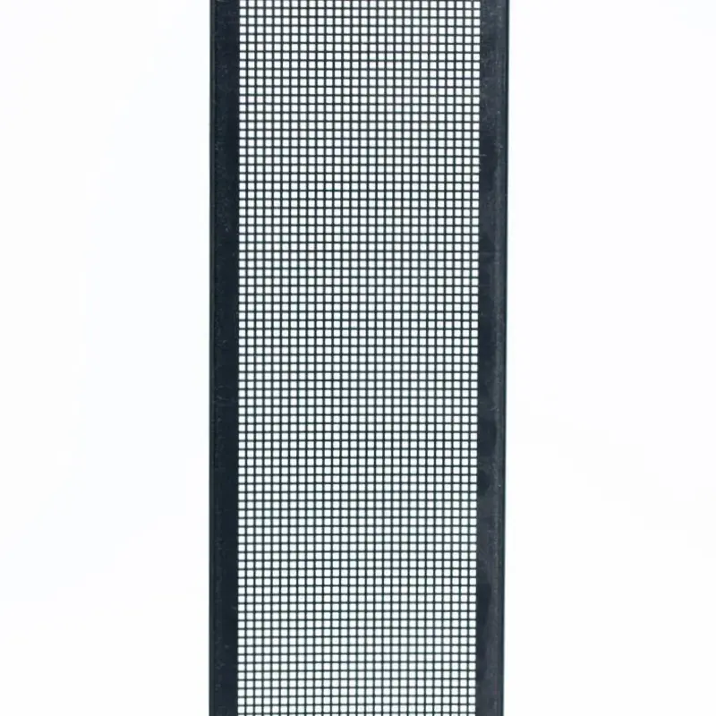 Phần lưới nhôm của cửa xếp lá