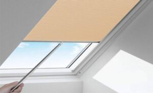 Thi công rèm tổ ong che giếng trời