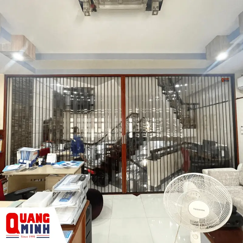 Khách hàng nên ưu tiên chọn cửa xếp lá